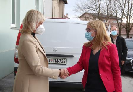 VLADA NA OBISKU V CERKNICI 023 FOTO LJUBO VUKELIČ